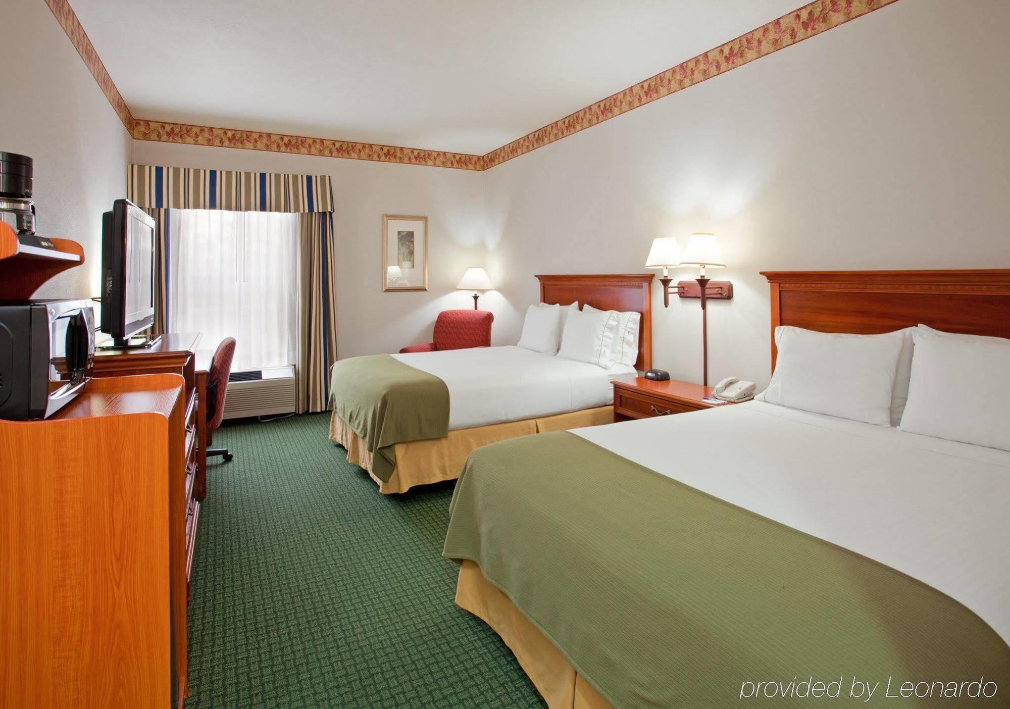 Holiday Inn Express & Suites Batesville By Ihg Quarto foto