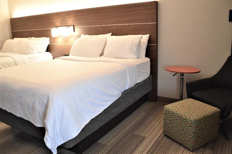 Holiday Inn Express & Suites Batesville By Ihg Exterior foto